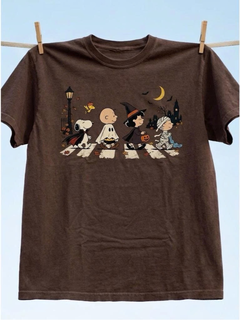 Vintage Brown Peanuts Halloween Short Sleeve Tee